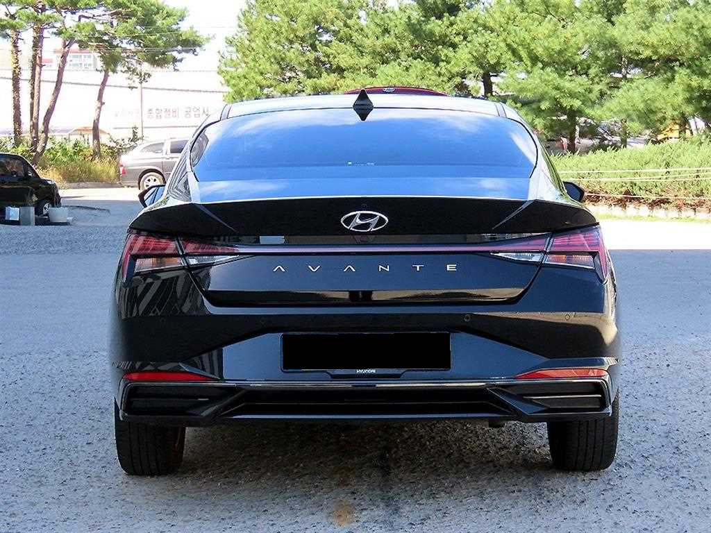 Hyundai Avante — photo 04