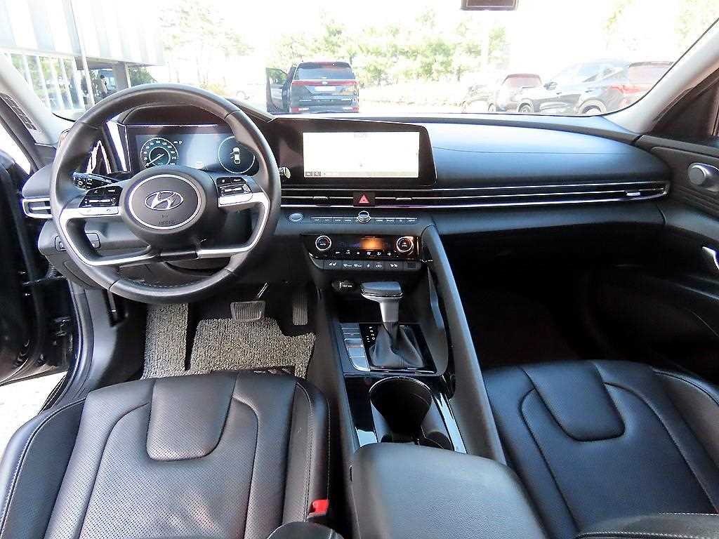 Hyundai Avante — photo 07
