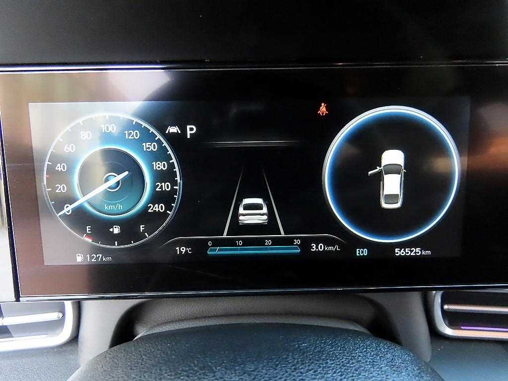 Hyundai Avante — photo 09