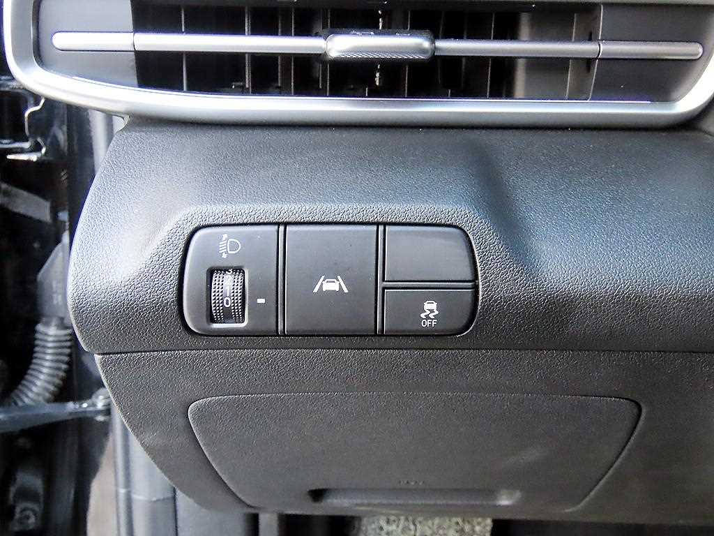 Hyundai Avante — photo 11