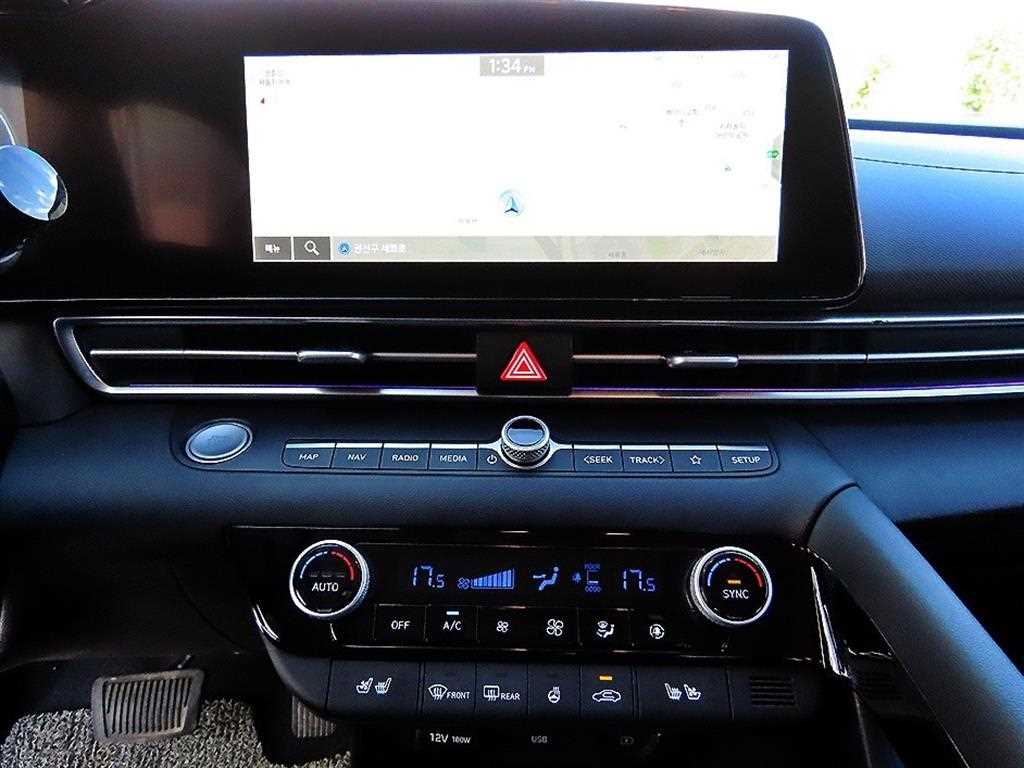 Hyundai Avante — photo 12