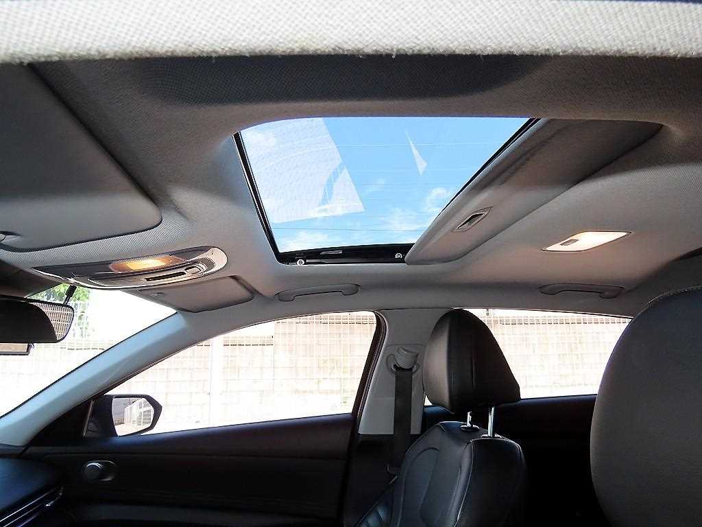 Hyundai Avante — photo 17