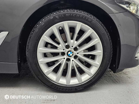 BMW 5-Series — photo 05