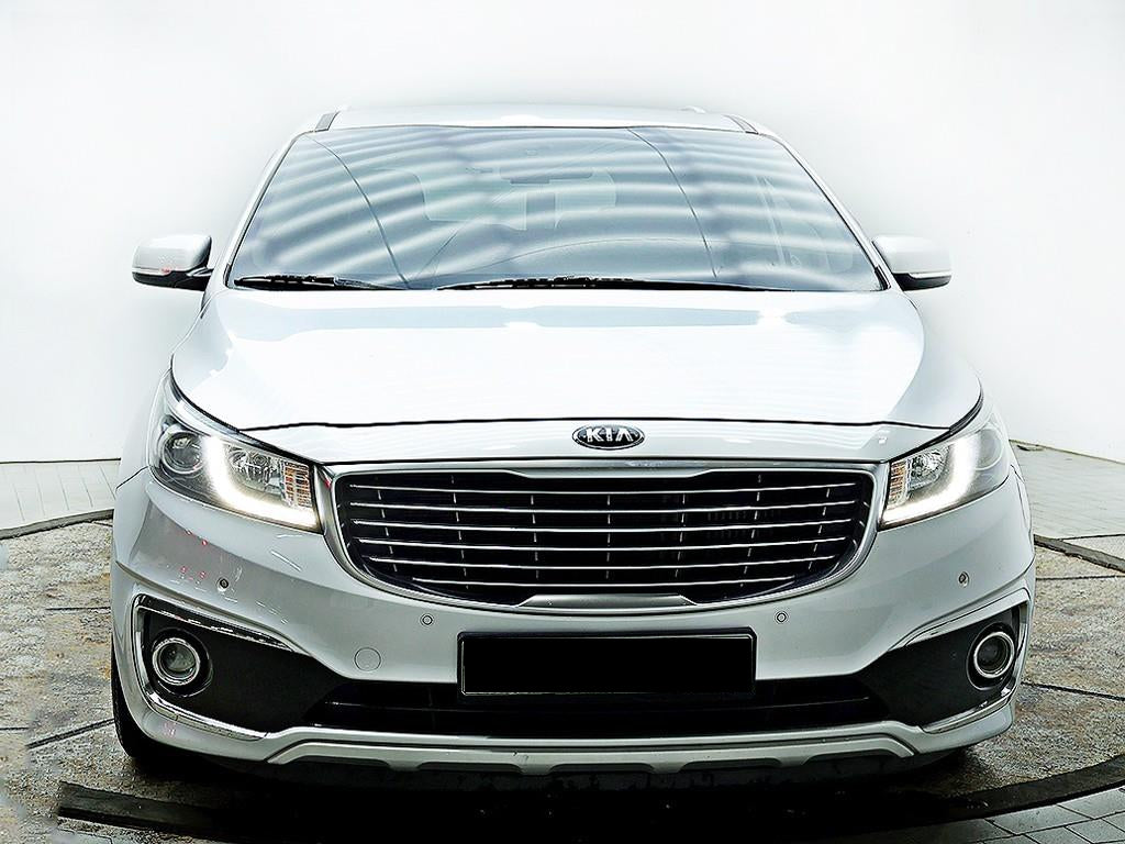 Kia Carnival — photo 01