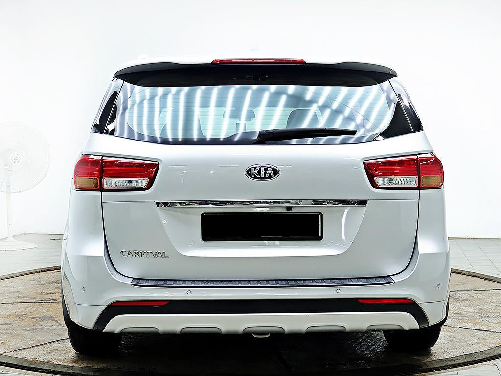 Kia Carnival — photo 03