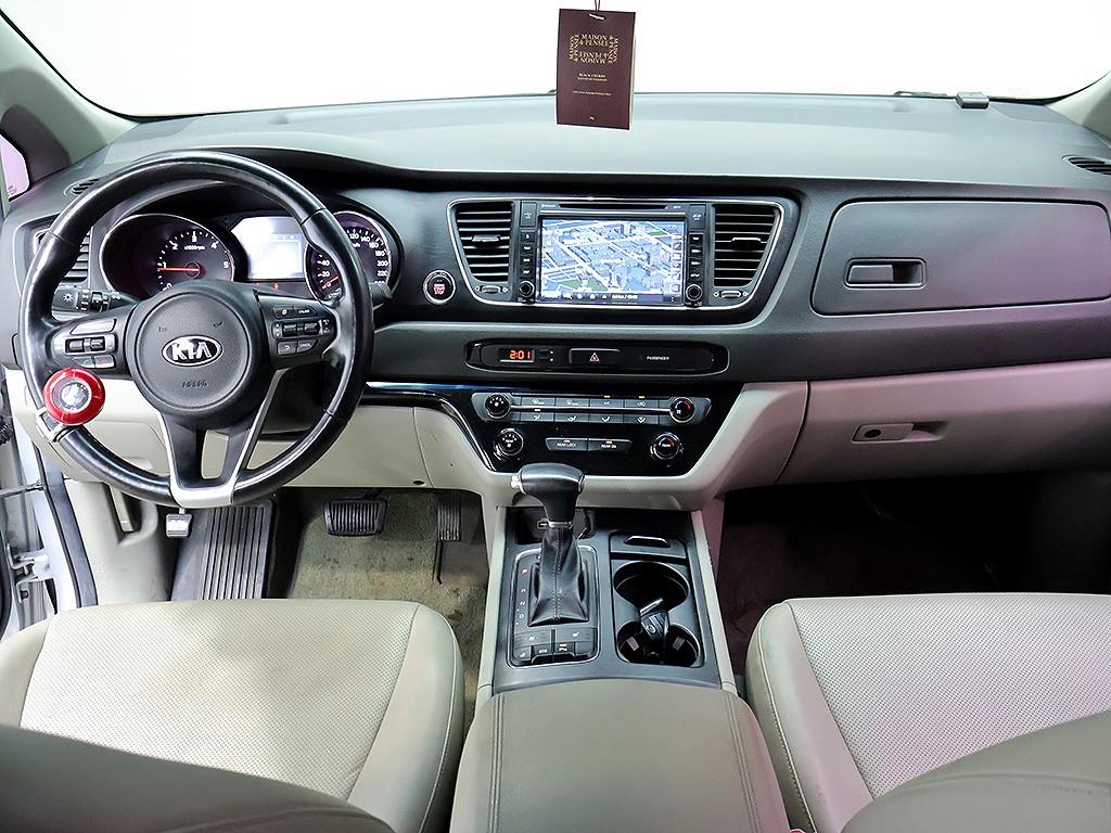 Kia Carnival — photo 05