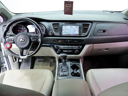 Kia Carnival — photo 05