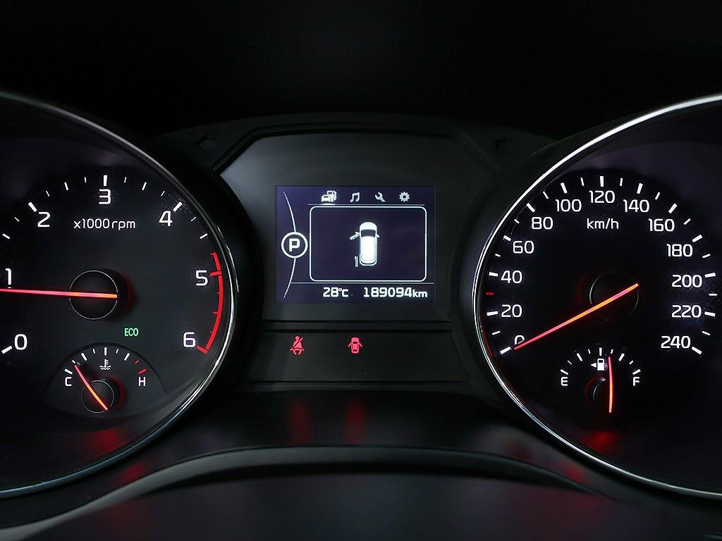 Kia Carnival — photo 06