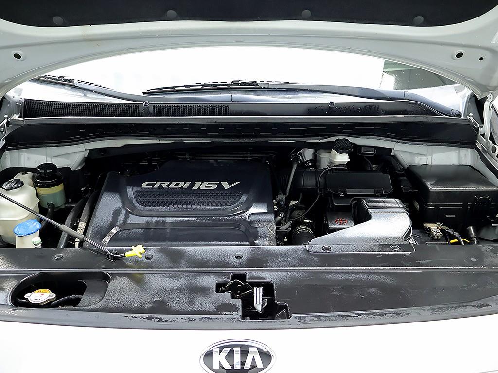 Kia Carnival — photo 07