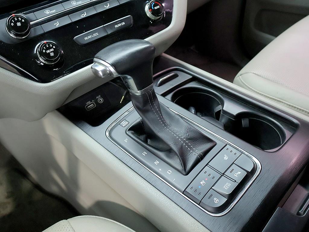 Kia Carnival — photo 10
