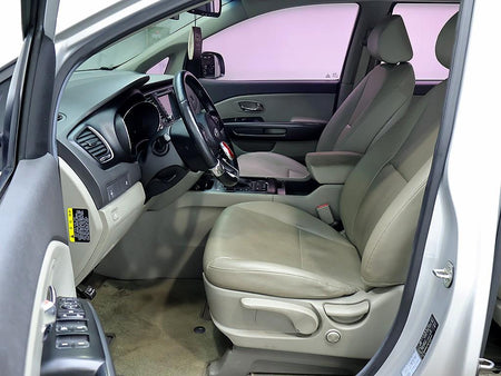 Kia Carnival — photo 11