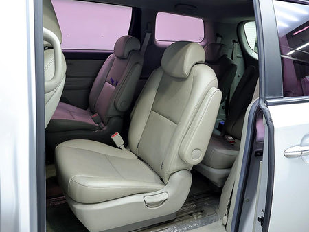 Kia Carnival — photo 12