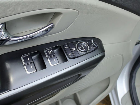 Kia Carnival — photo 13