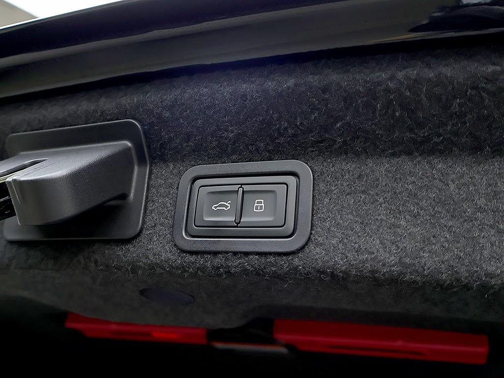 Audi A6 — photo 17