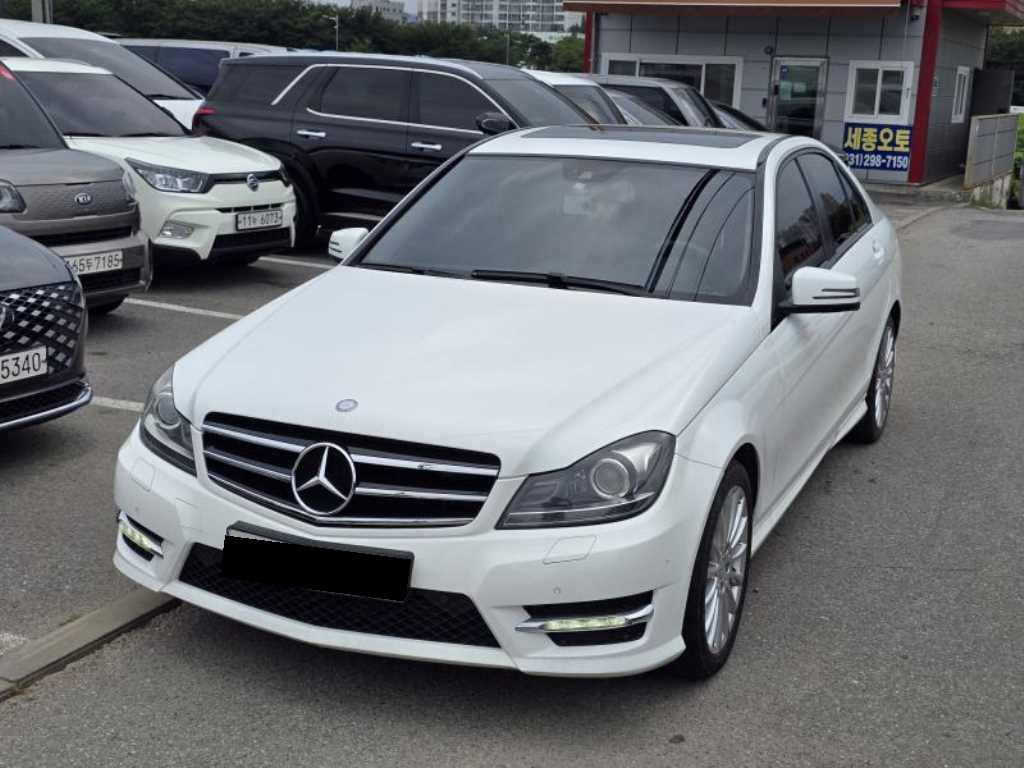 Mercedes-Benz C-Class — photo 01