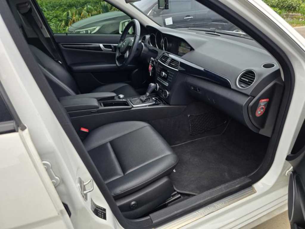 Mercedes-Benz C-Class — photo 08