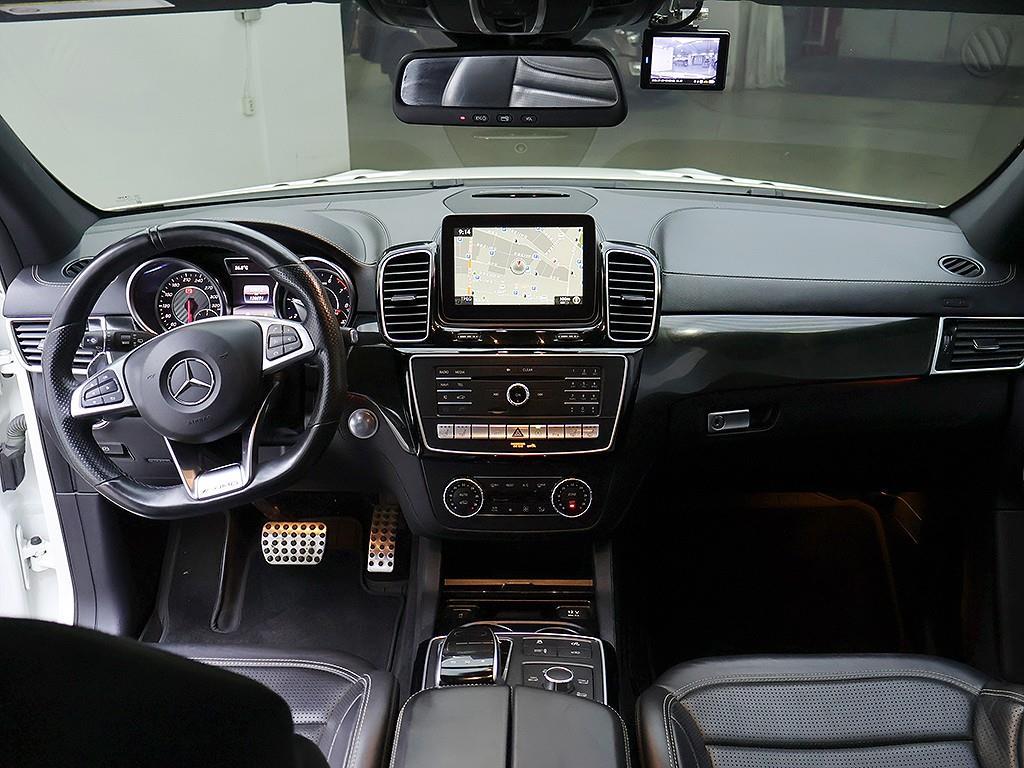 Mercedes-Benz GLE-Class — photo 05