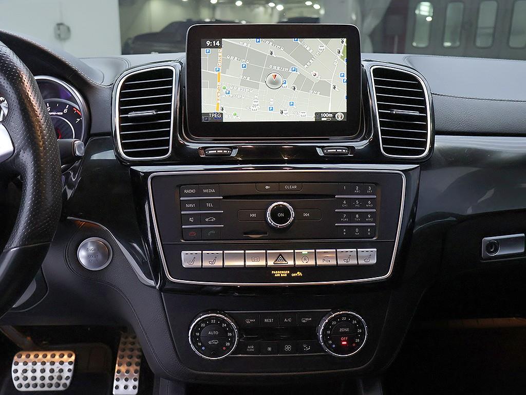 Mercedes-Benz GLE-Class — photo 09