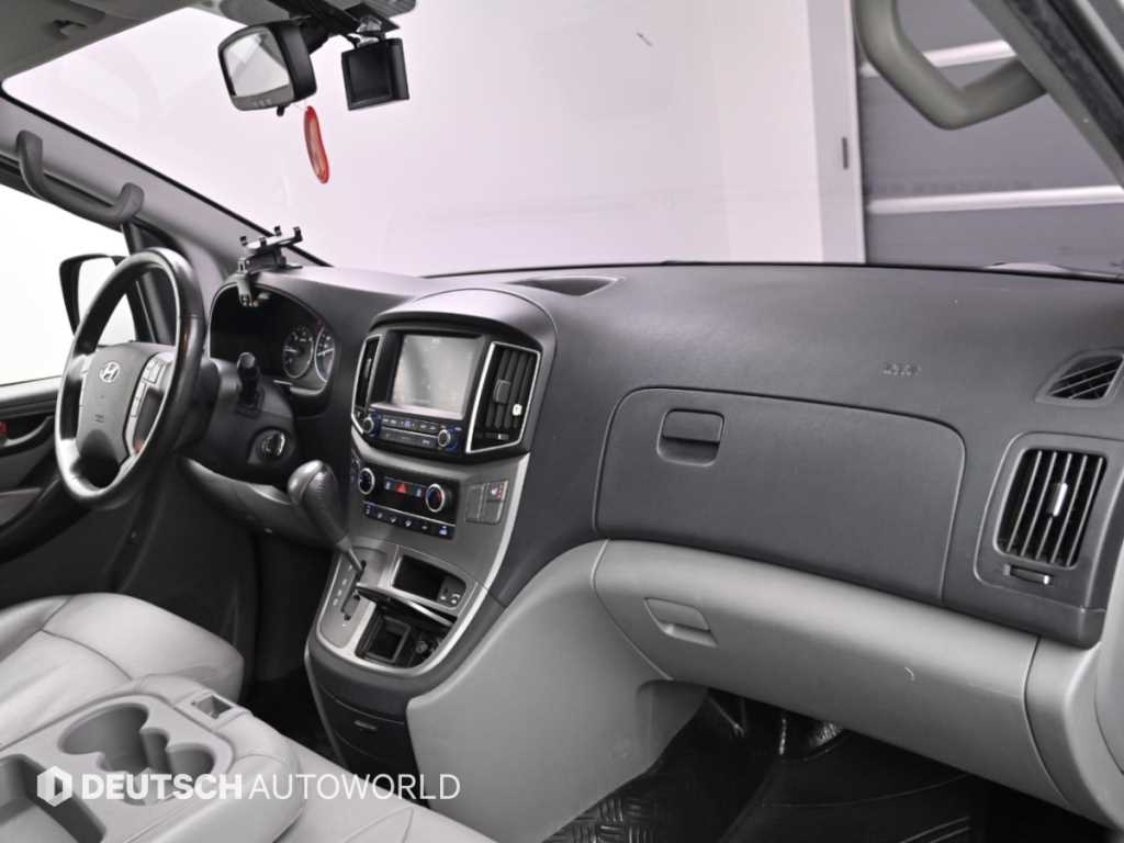 Hyundai Starex — photo 07
