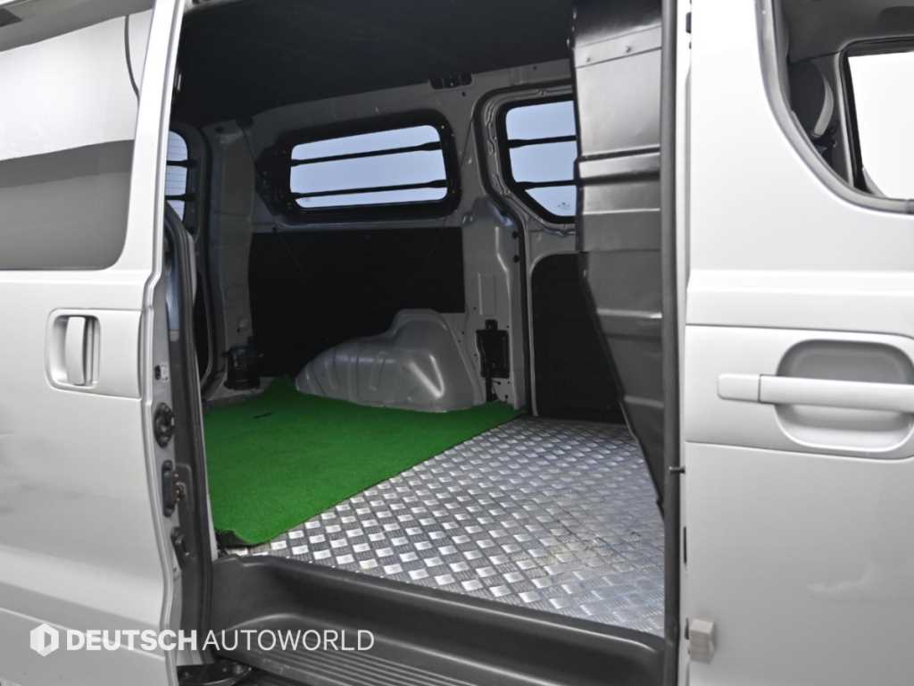 Hyundai Starex — photo 12