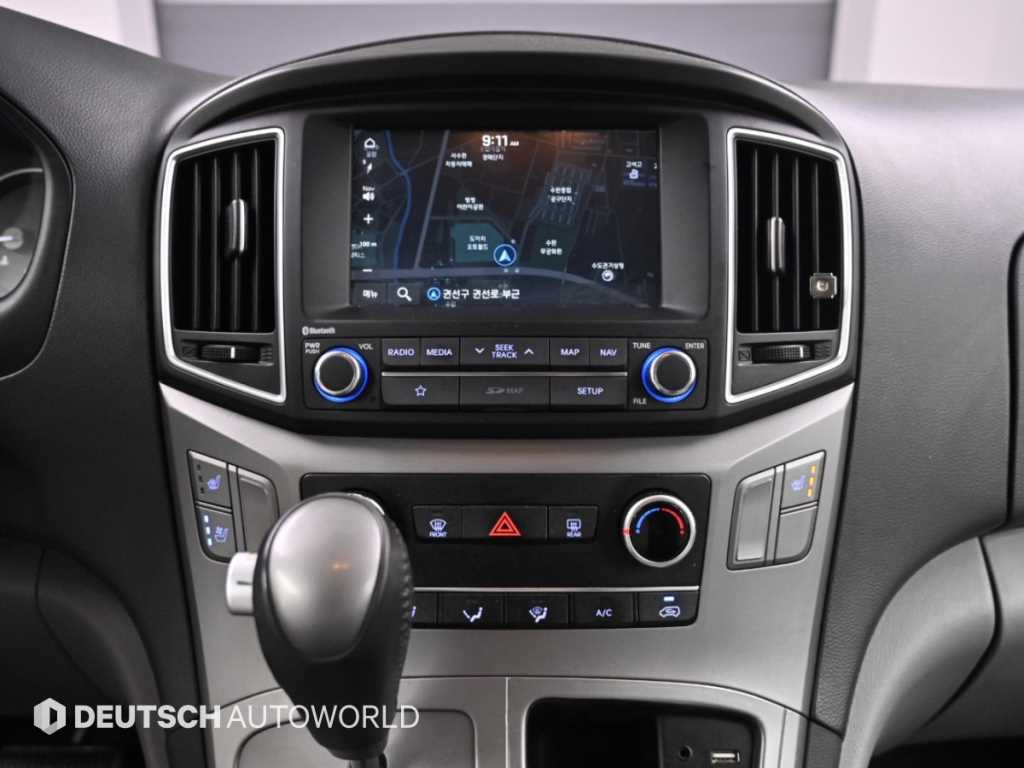 Hyundai Starex — photo 14