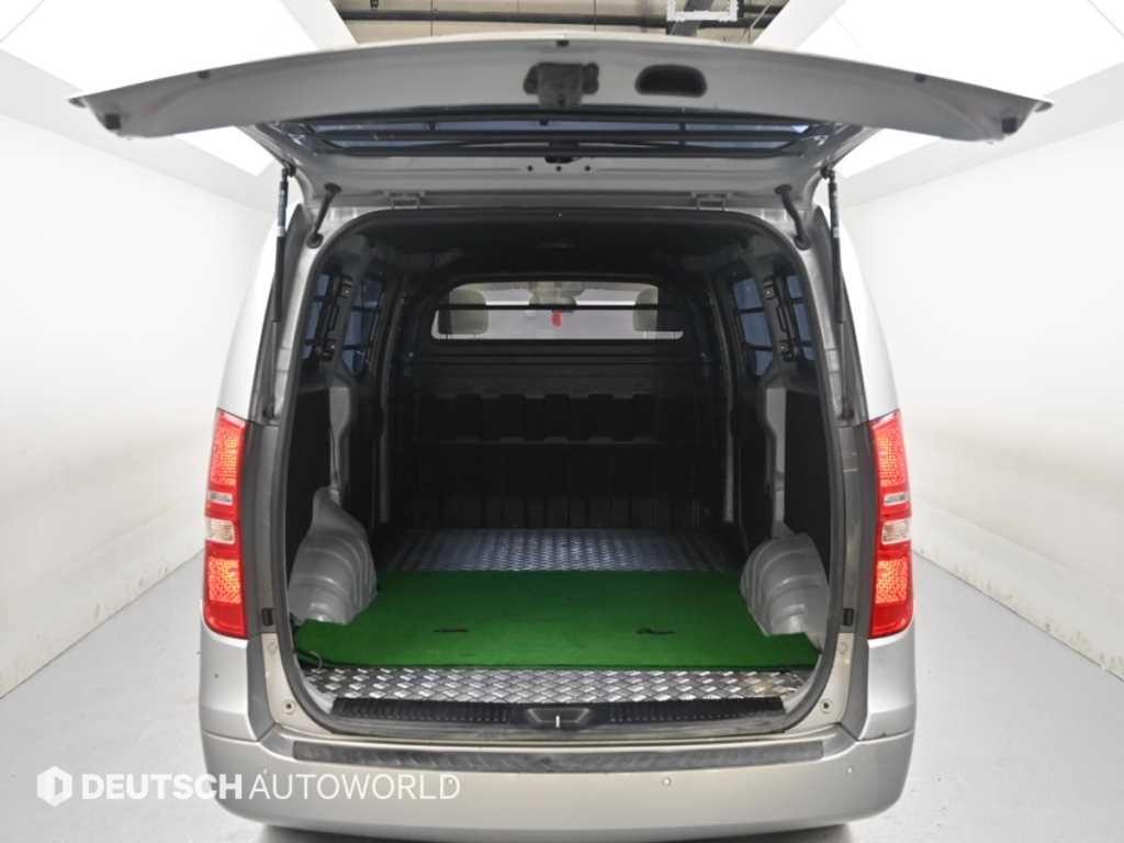 Hyundai Starex — photo 19