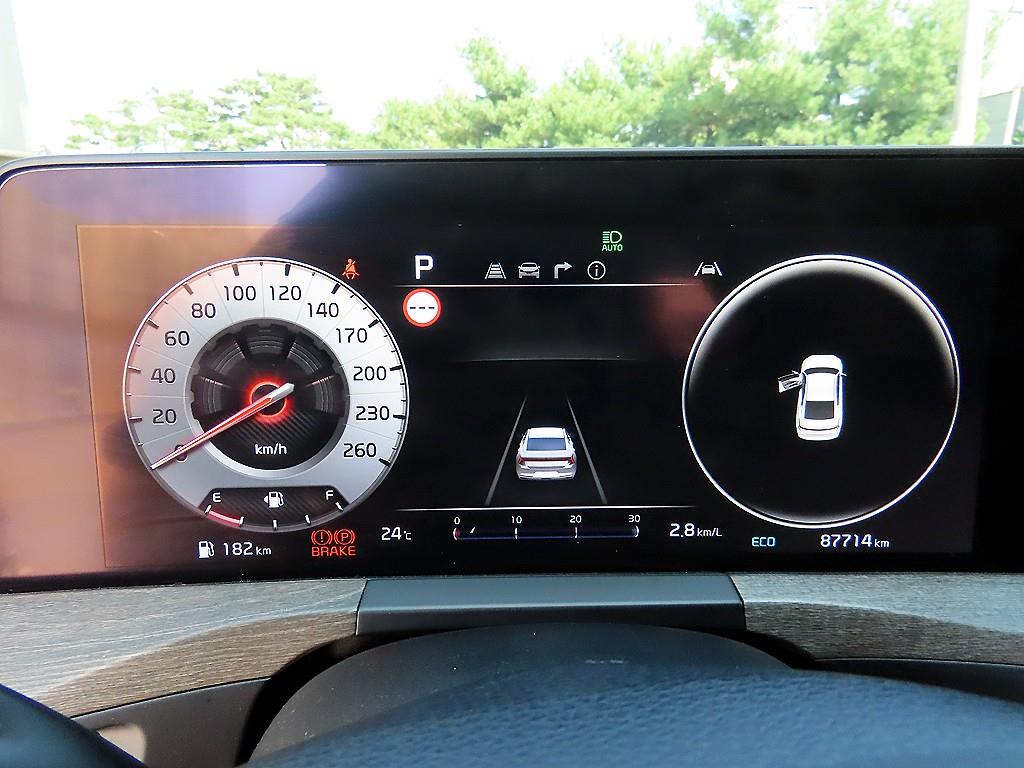 Kia K8 — photo 09