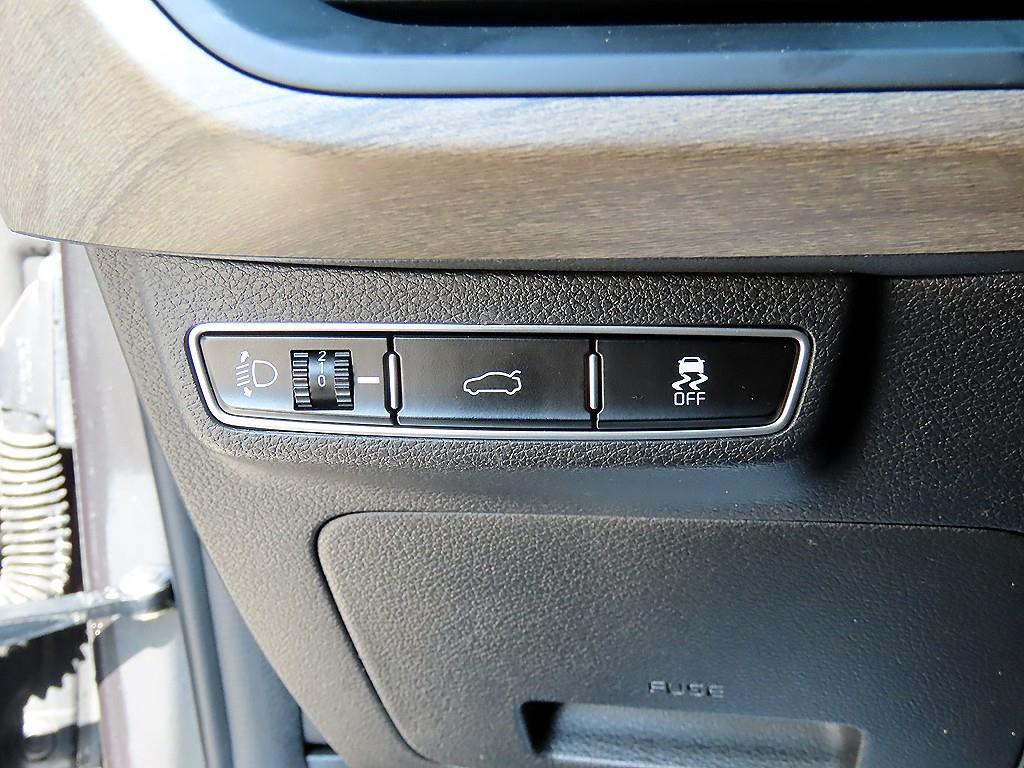 Kia K8 — photo 11