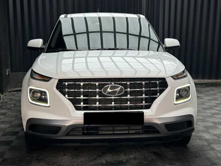 Hyundai Venue — photo 01