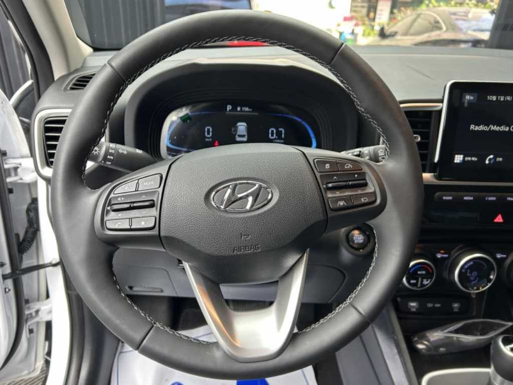 Hyundai Venue — photo 08