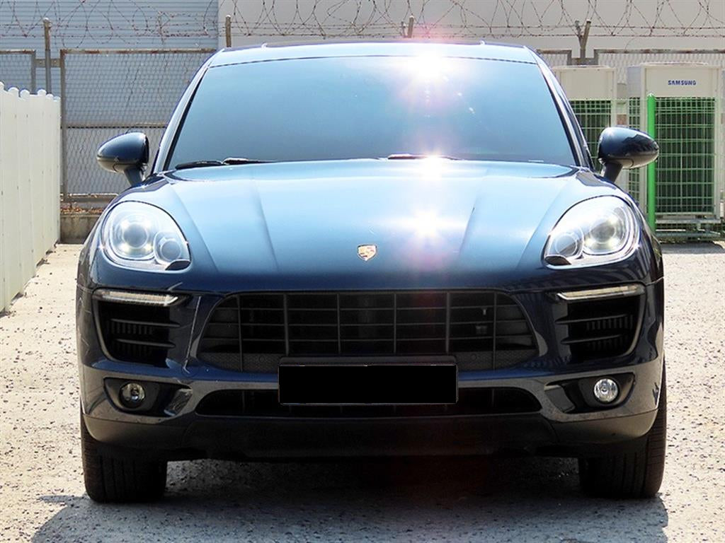 Porsche Macan — photo 01
