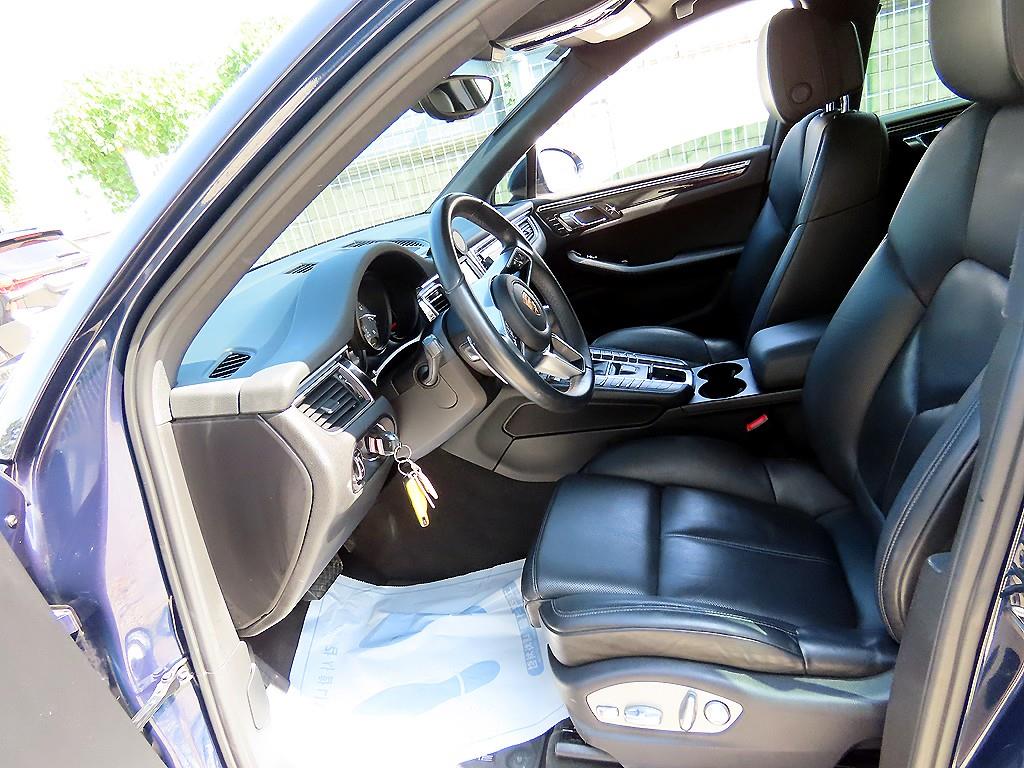 Porsche Macan — photo 05