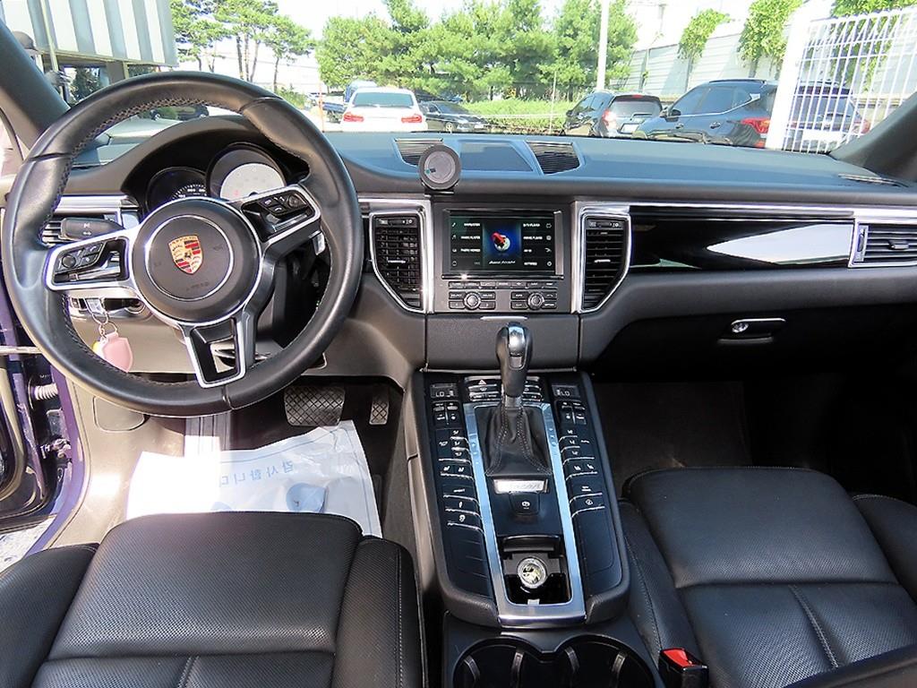 Porsche Macan — photo 07