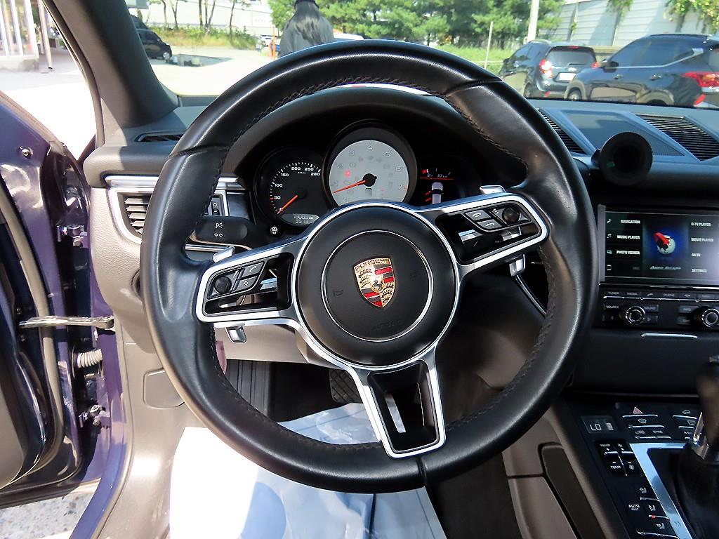 Porsche Macan — photo 08