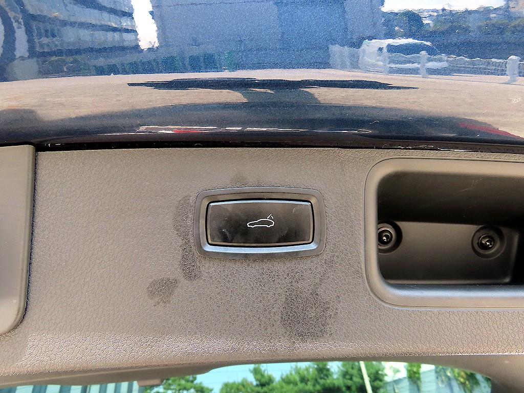 Porsche Macan — photo 17