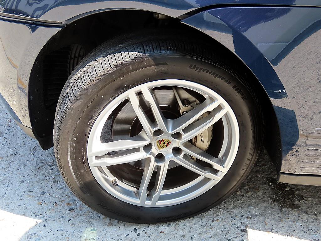 Porsche Macan — photo 20
