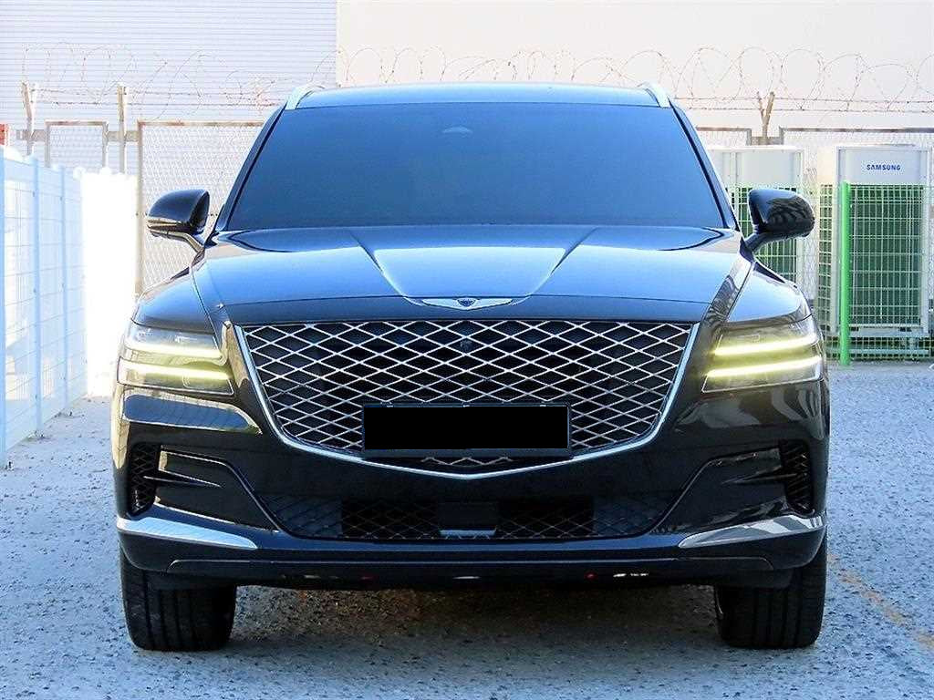 Genesis GV80 — photo 01