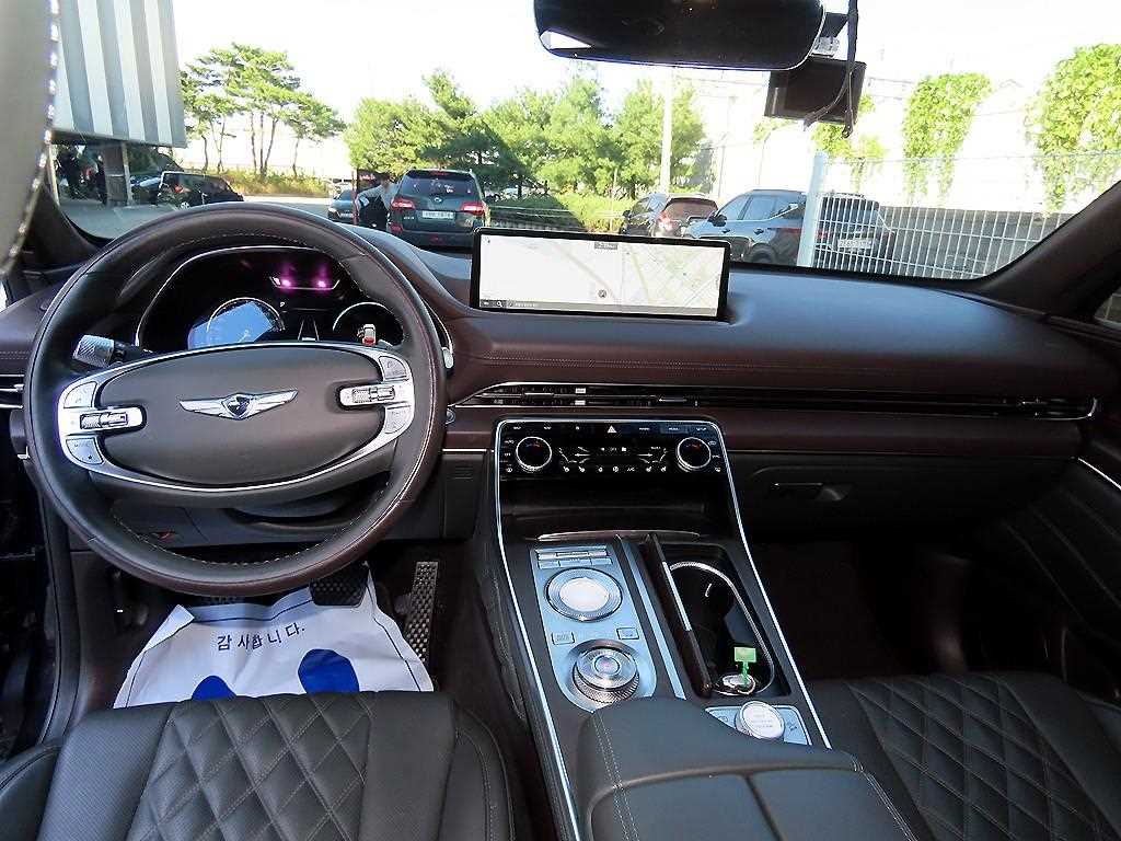 Genesis GV80 — photo 07