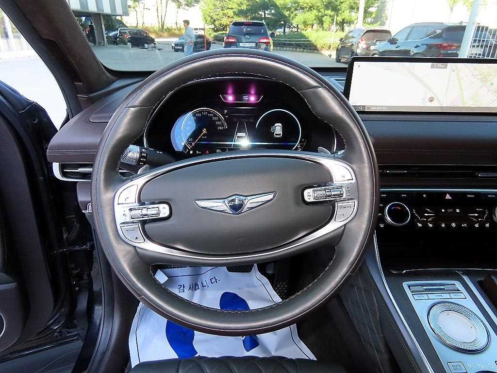 Genesis GV80 — photo 08