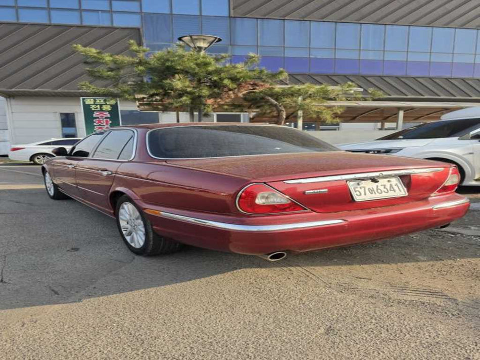 Jaguar XJ-6 — photo 02