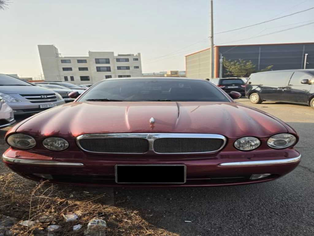 Jaguar XJ-6 — photo 03