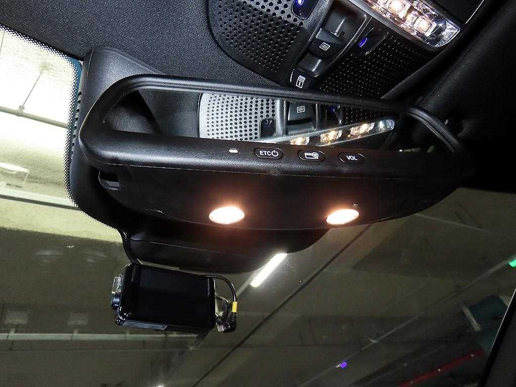 Mercedes-Benz S-Class — photo 13