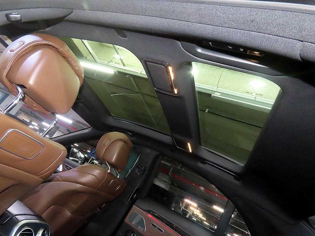 Mercedes-Benz S-Class — photo 16