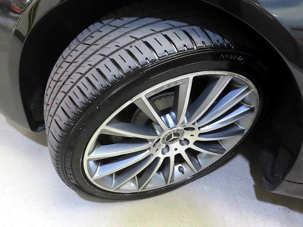 Mercedes-Benz S-Class — photo 20