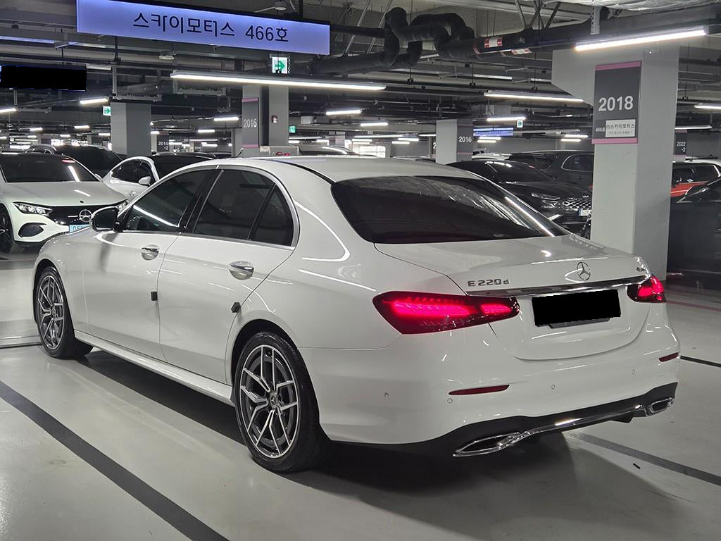 Mercedes-Benz E-Class — photo 03