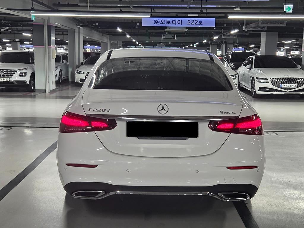 Mercedes-Benz E-Class — photo 04