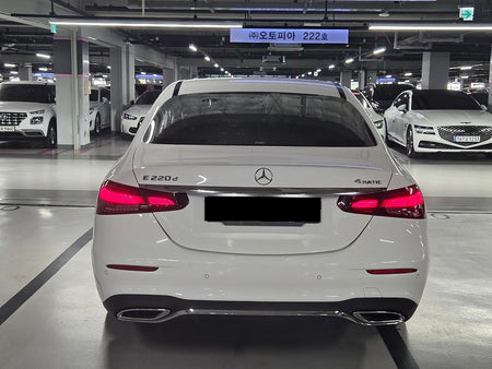 Mercedes-Benz E-Class — photo 04