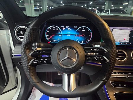 Mercedes-Benz E-Class — photo 07