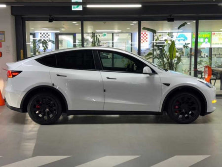 Tesla Model Y — photo 03