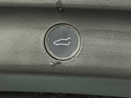 Tesla Model Y — photo 18